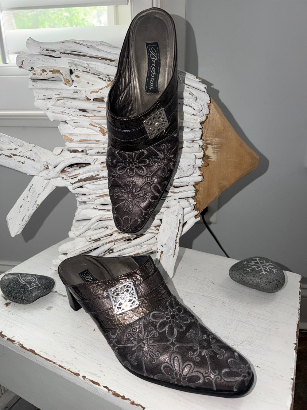 ⭐️Brighton Tile Leather Flower Power Mules⭐️